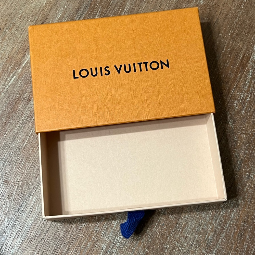 Louis Vuitton Gift Box - Picture 2 of 3